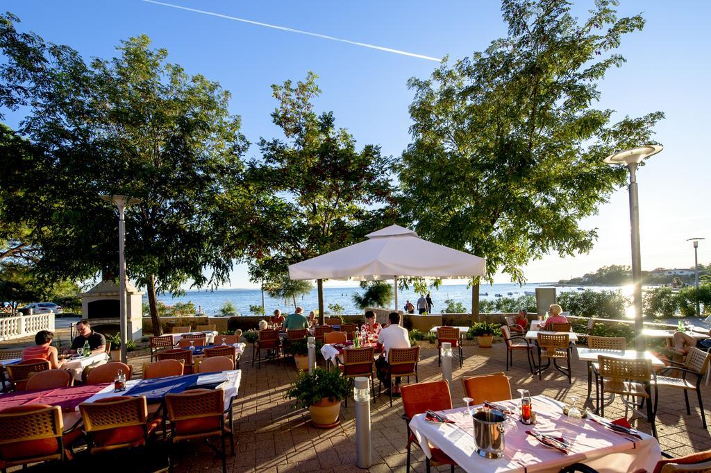 Hotel Laguna Привлака Экстерьер фото