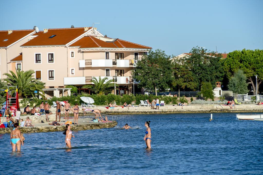Hotel Laguna Привлака Экстерьер фото