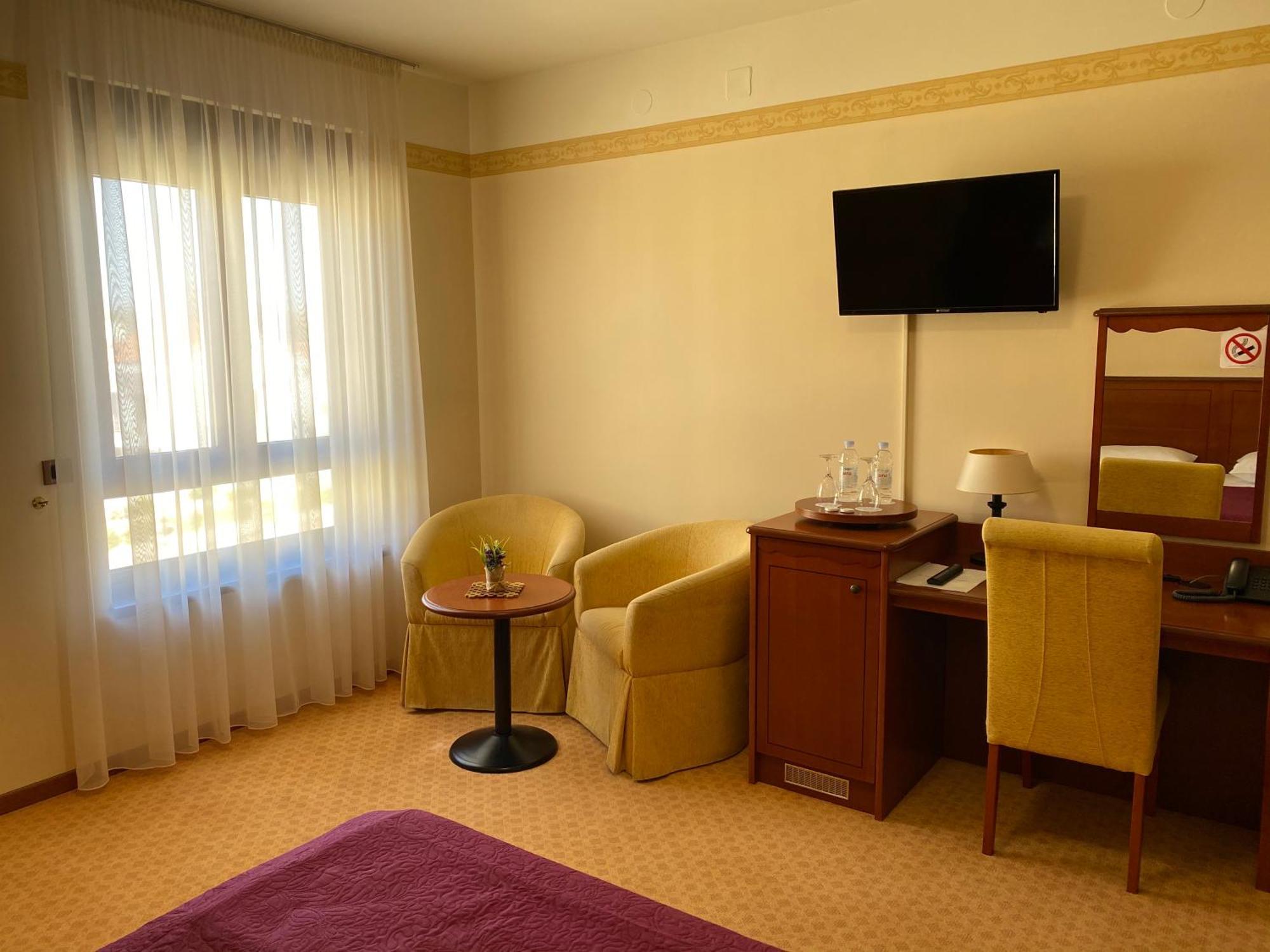 Hotel Laguna Привлака Номер фото