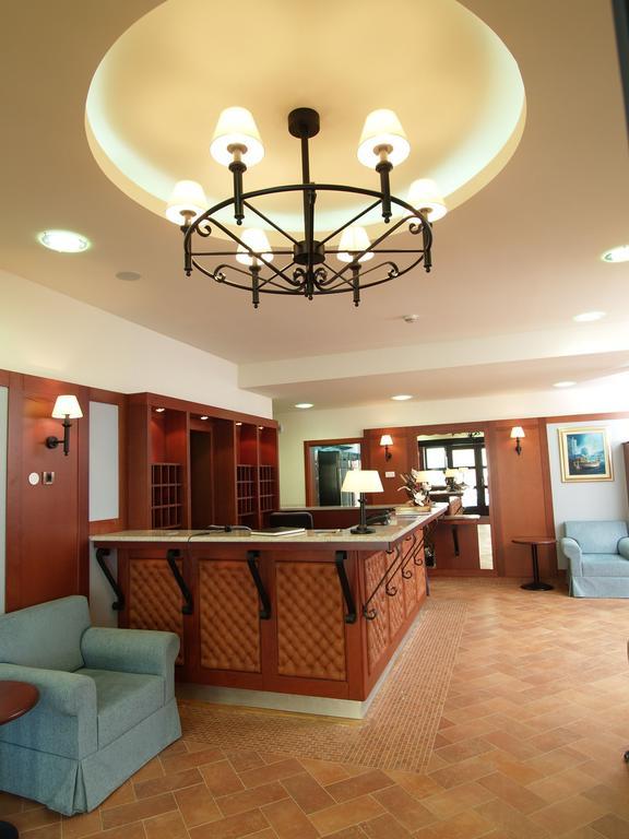 Hotel Laguna Привлака Экстерьер фото