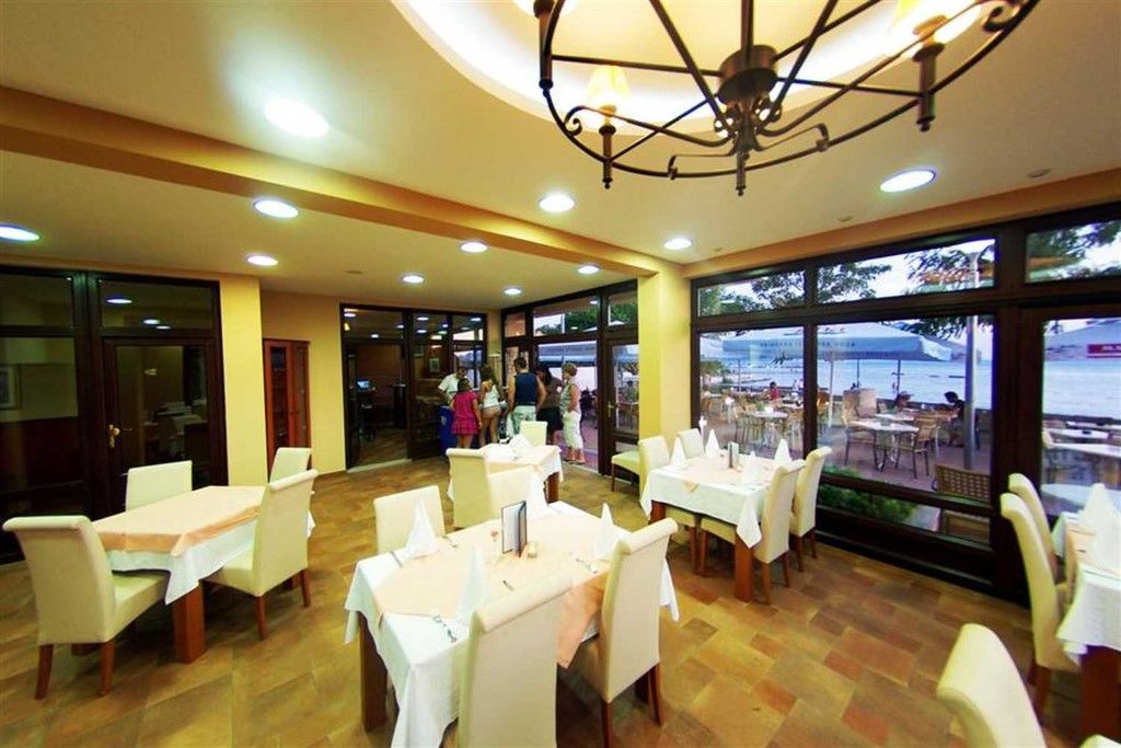 Hotel Laguna Привлака Экстерьер фото