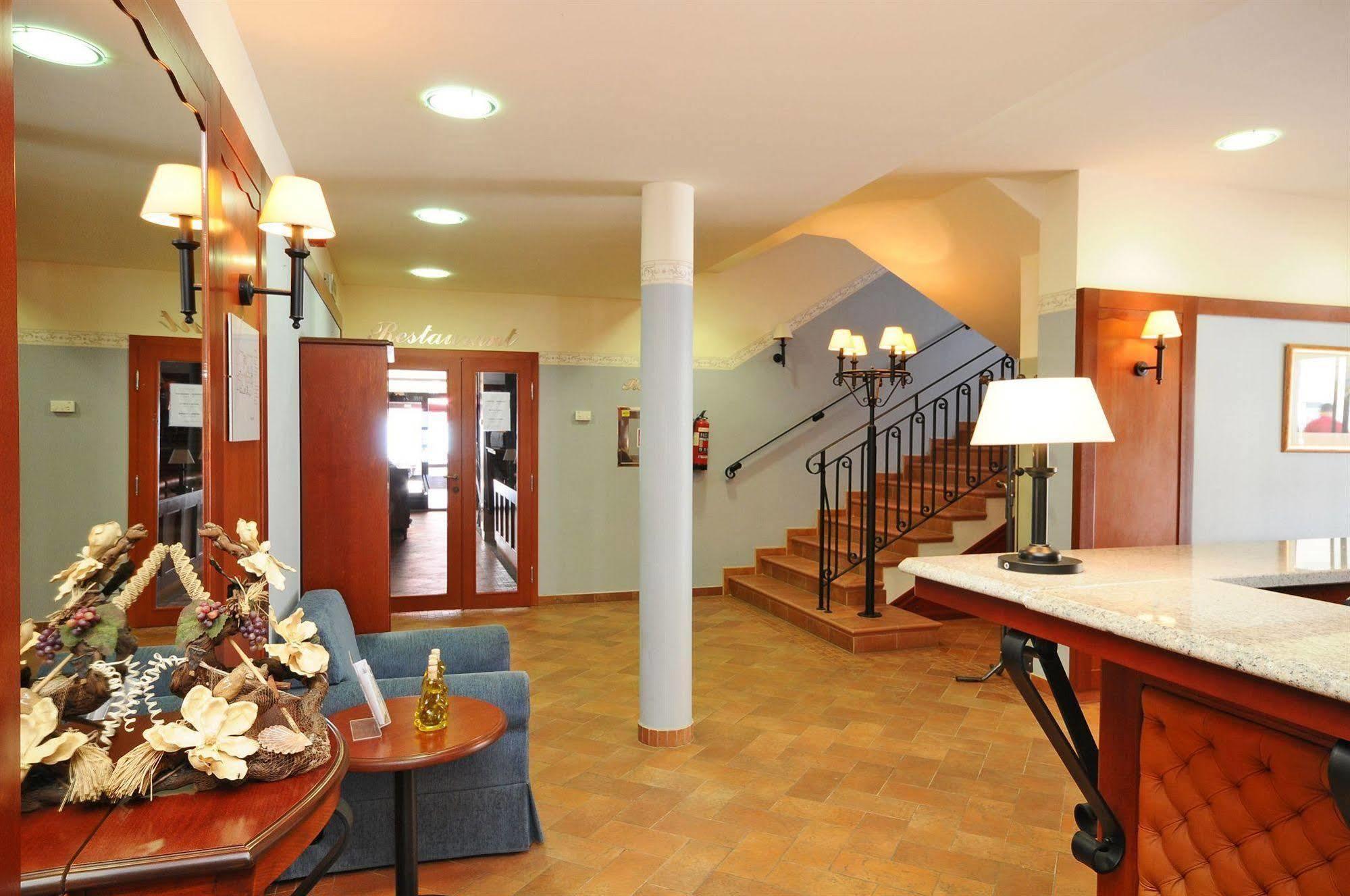 Hotel Laguna Привлака Экстерьер фото
