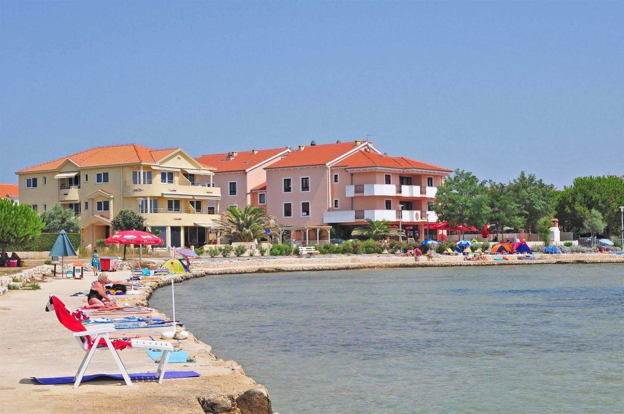 Hotel Laguna Привлака Экстерьер фото